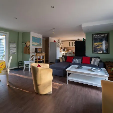 Maison Familiale A Avec Climatisation - Fr-1-319-420 Holiday home *